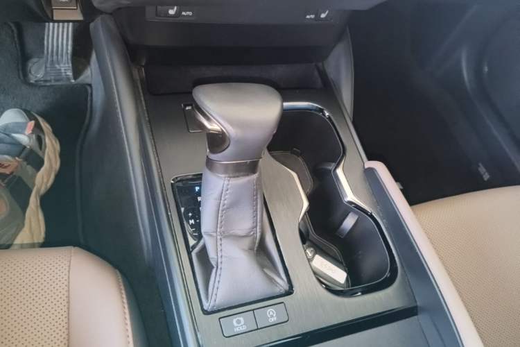 Used Lexus ES 2022 200 Luxury Edition Gear Lever