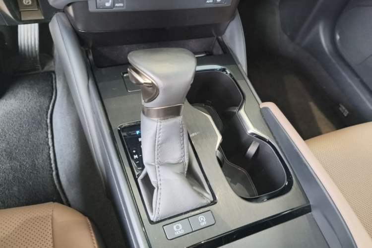 Used Lexus ES 2022 200 Luxury Edition Gear Lever
