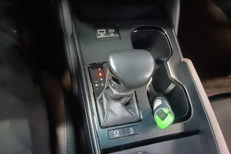 Used Lexus ES 2022 200 Excellence Edition Gear Lever