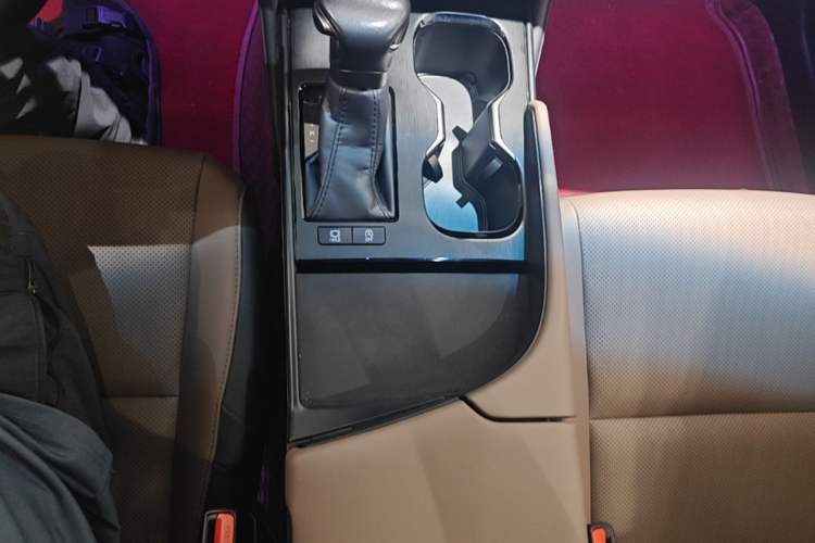 Used Lexus ES 2022 200 Excellence Edition Gear Lever