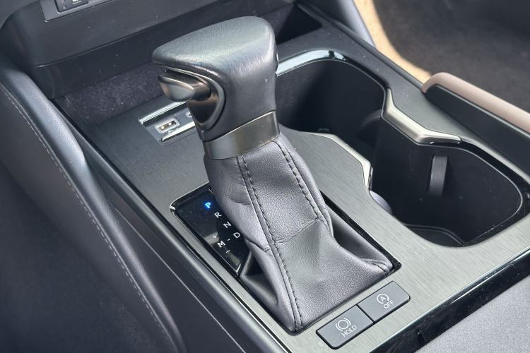 Used Lexus ES 2022 200 Excellence Edition Gear Lever