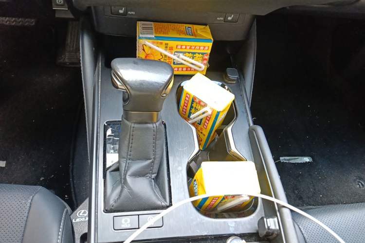 Used Lexus ES 2022 200 Excellence Edition Gear Lever