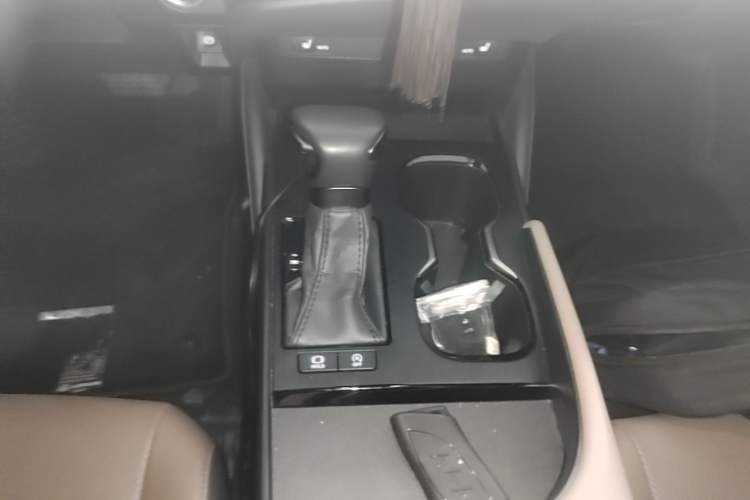 Used Lexus ES 2022 200 Excellence Edition Gear Lever