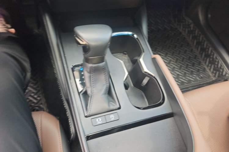 Used Lexus ES 2022 200 Excellence Edition Gear Lever