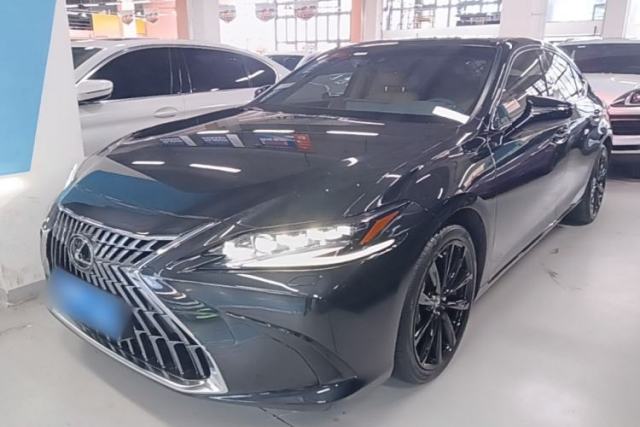 Used Lexus ES 2022 300h Deluxe Edition
