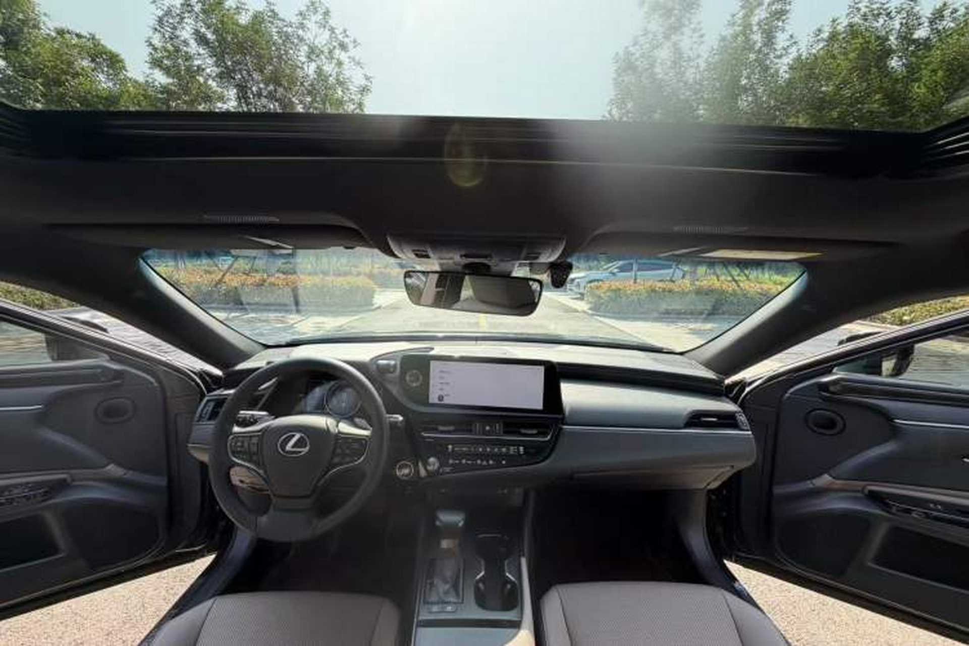 Used Lexus ES 2022 300h Excellence Edition Headliner
