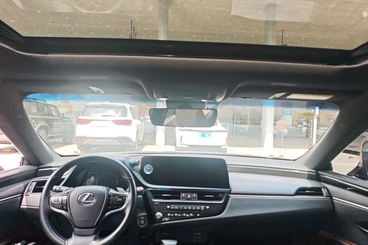 Used Lexus ES 2022 200 Excellence Edition Headliner