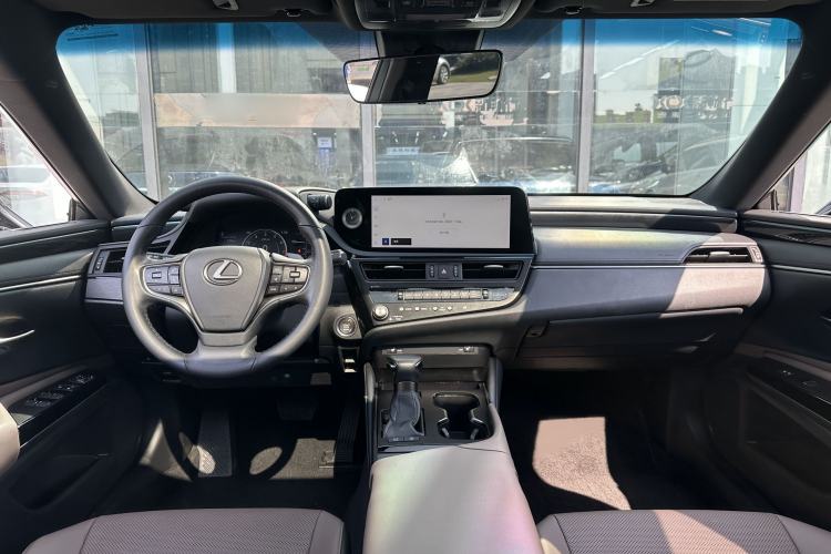 Used Lexus ES 2022 200 Excellence Edition Interior 1