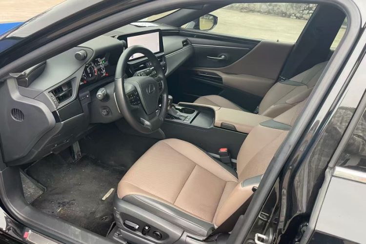 Used Lexus ES 2022 200 Excellence Edition Interior 2
