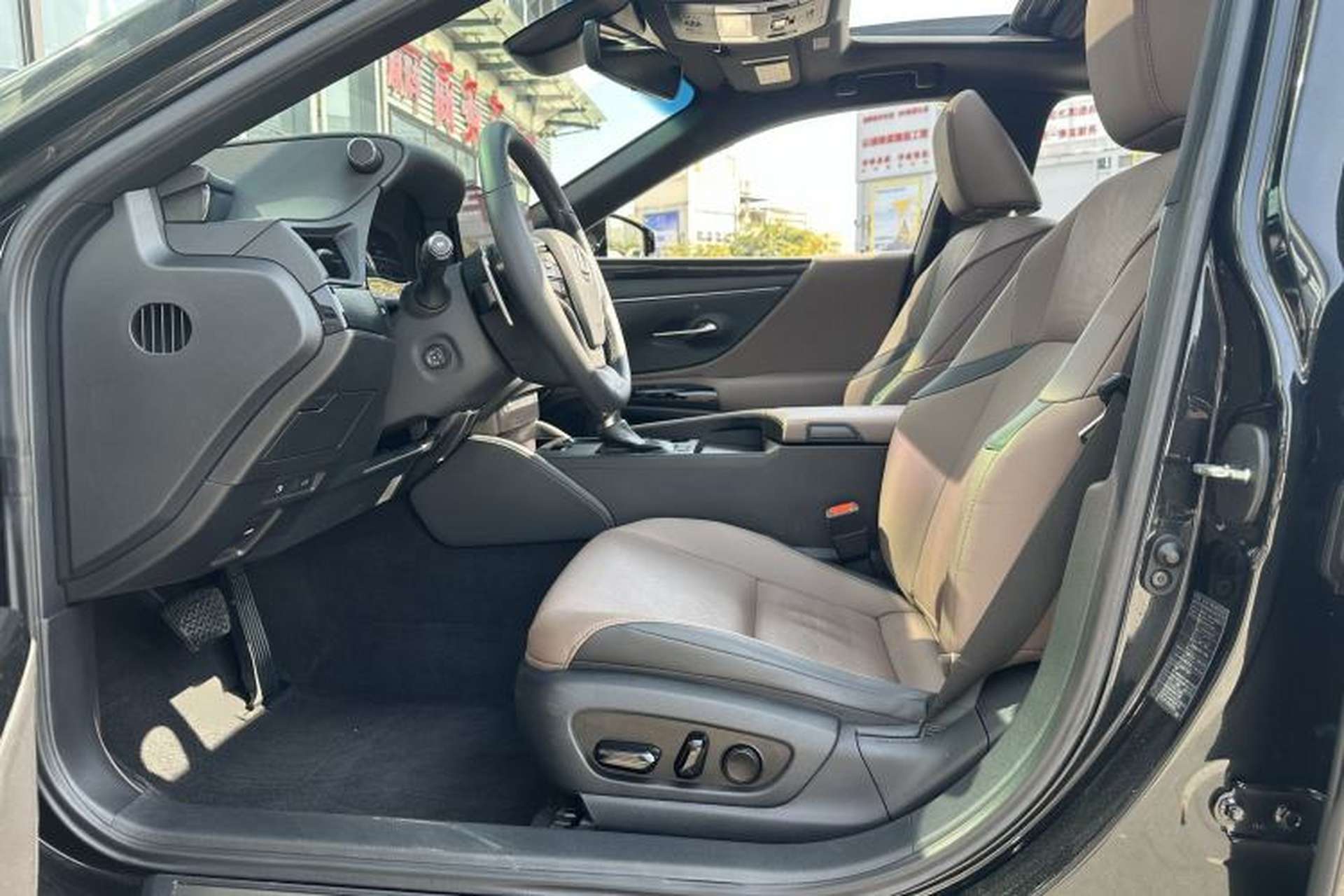 Used Lexus ES 2022 200 Excellence Edition Interior 4