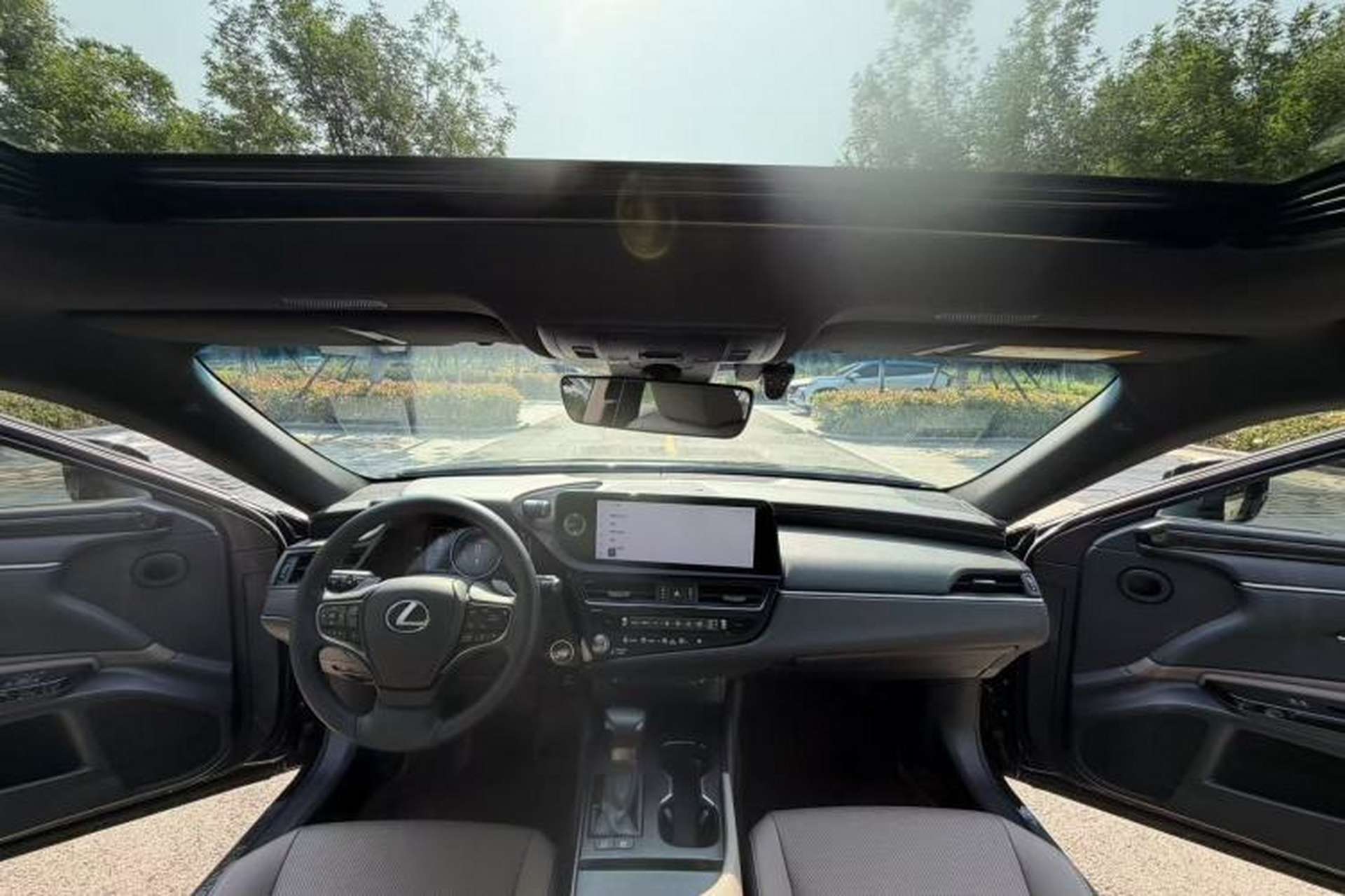 Used Lexus ES 2022 300h Excellence Edition Interior 5