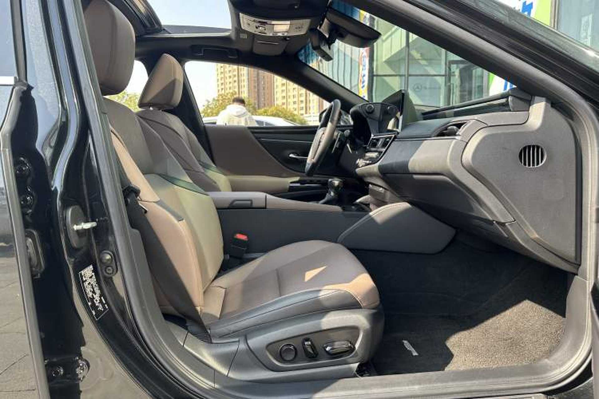 Used Lexus ES 2022 200 Excellence Edition Interior 5