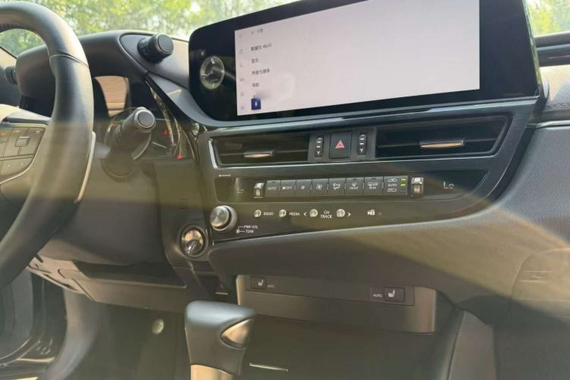 Used Lexus ES 2022 300h Excellence Edition Interior 7