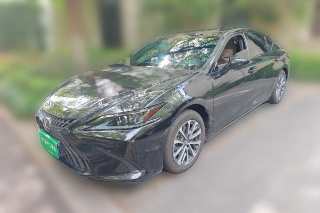 Lexus ES 2022 300h Excellence Edition usado