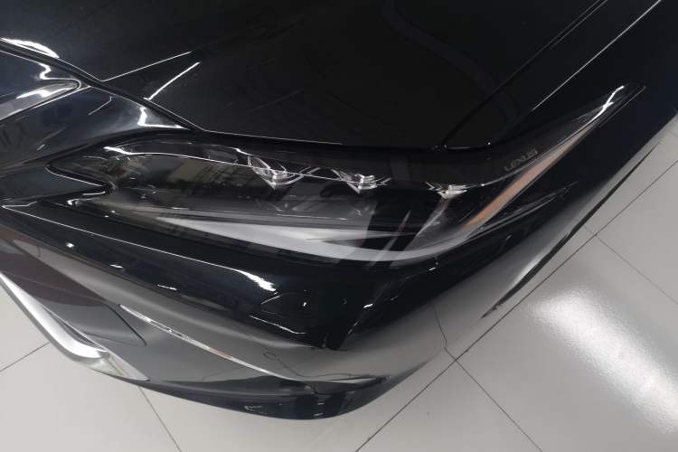 Used Lexus ES 2022 300h Deluxe Edition Left Front Headlight
