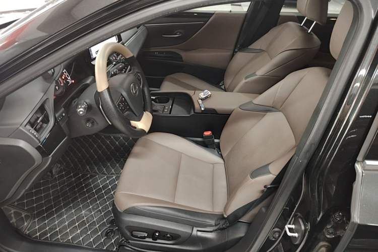 Used Lexus ES 2022 200 Excellence Edition Left Front Seat