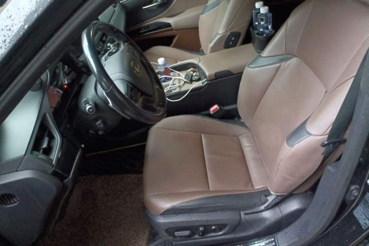 Used Lexus ES 2022 200 Excellence Edition Left Front Seat