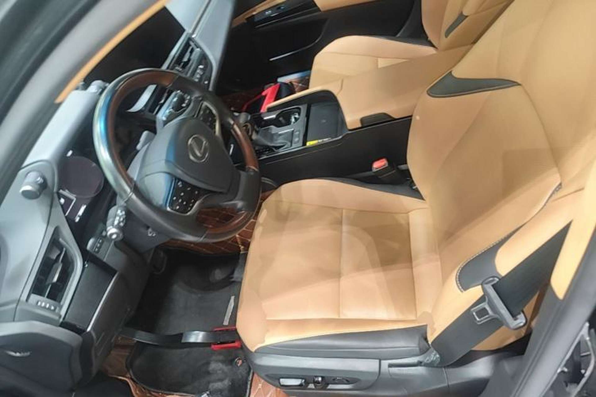 Used Lexus ES 2022 200 Luxury Edition Left Front Seat