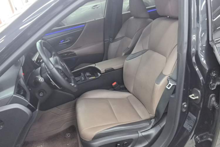 Used Lexus ES 2022 200 Excellence Edition Left Front Seat