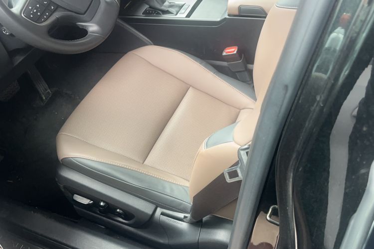 Used Lexus ES 2022 200 Excellence Edition Left Front Seat
