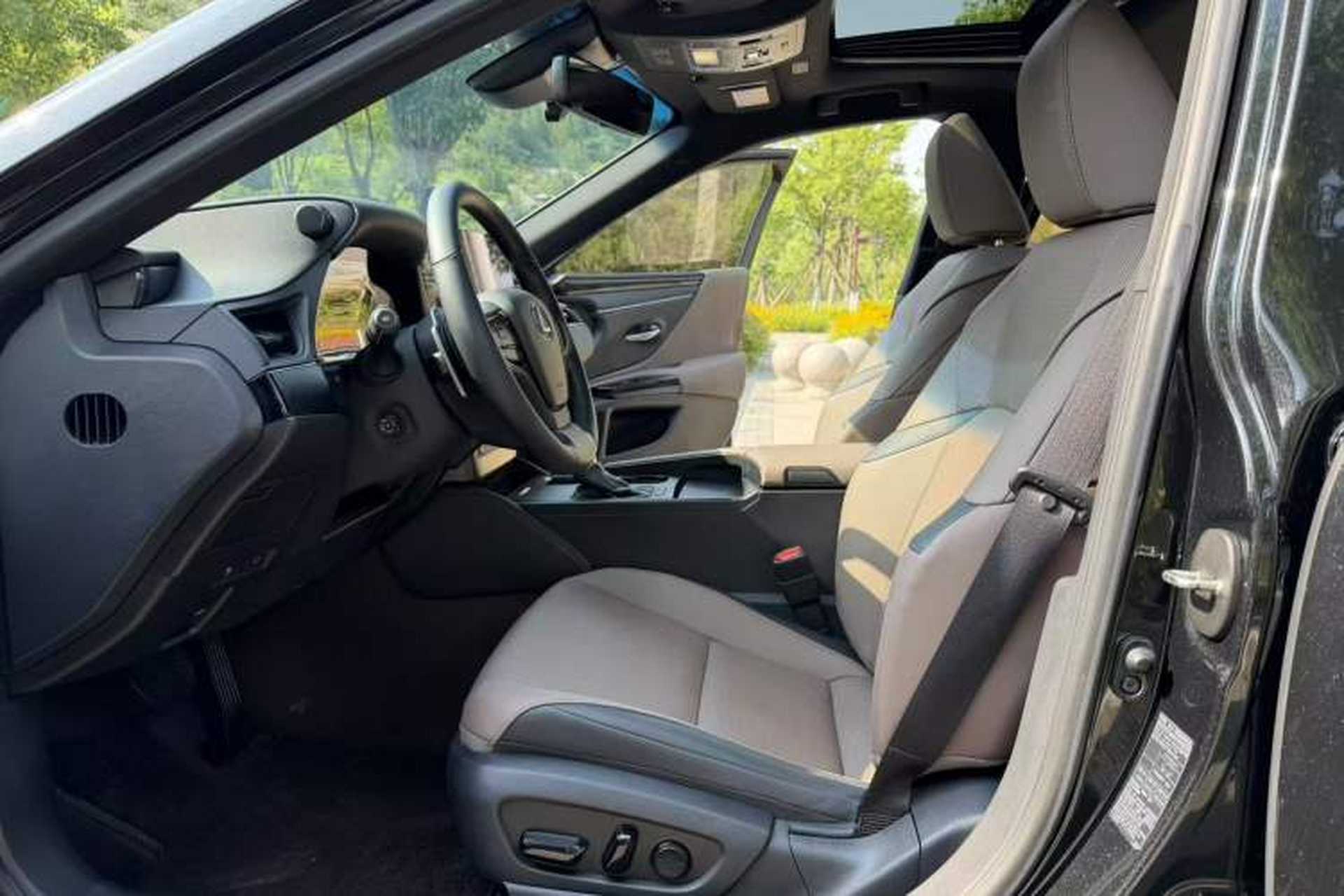 Used Lexus ES 2022 300h Excellence Edition Left Front Seat