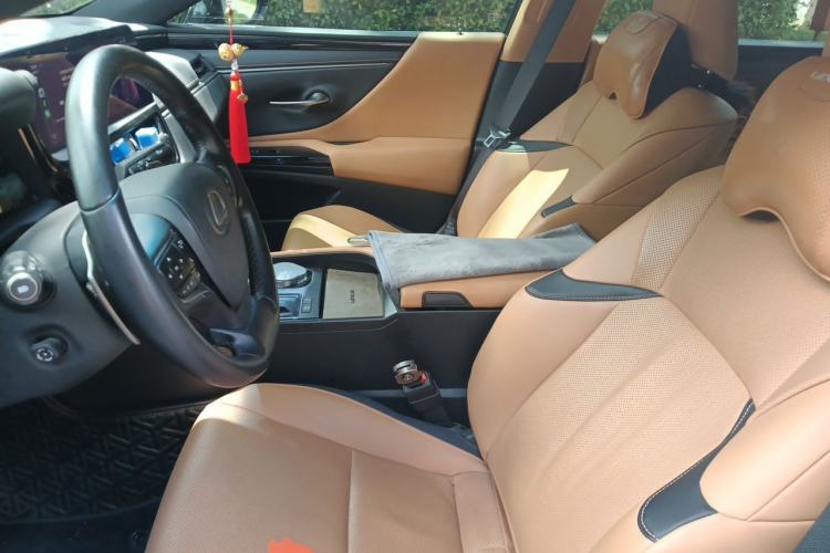 Used Lexus ES 2022 200 Excellence Edition Left Front Seat