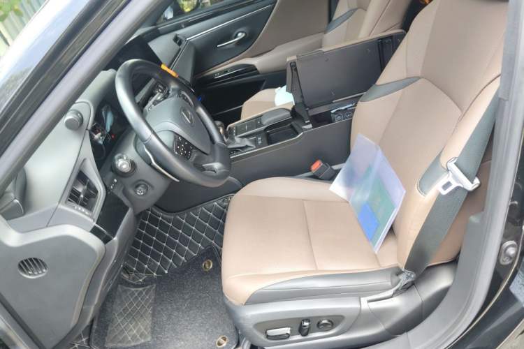 Used Lexus ES 2022 200 Excellence Edition Left Front Seat