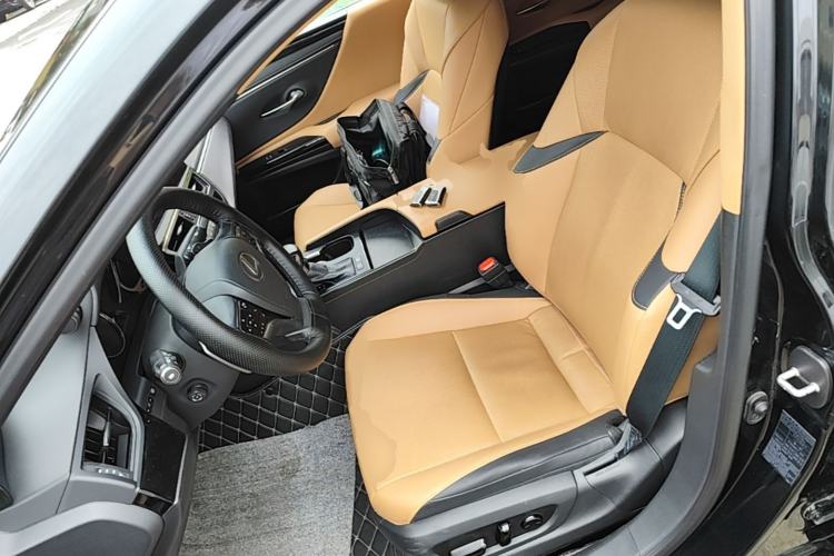 Used Lexus ES 2022 300h Excellence Edition Left Front Seat