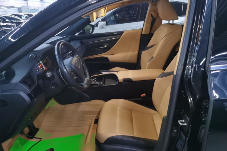 Used Lexus ES 2022 200 Excellence Edition Left Front Seat