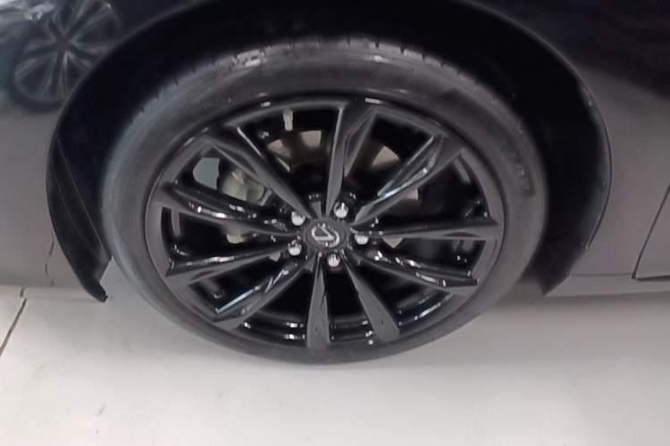 Used Lexus ES 2022 300h Deluxe Edition Left Front Wheel Hub