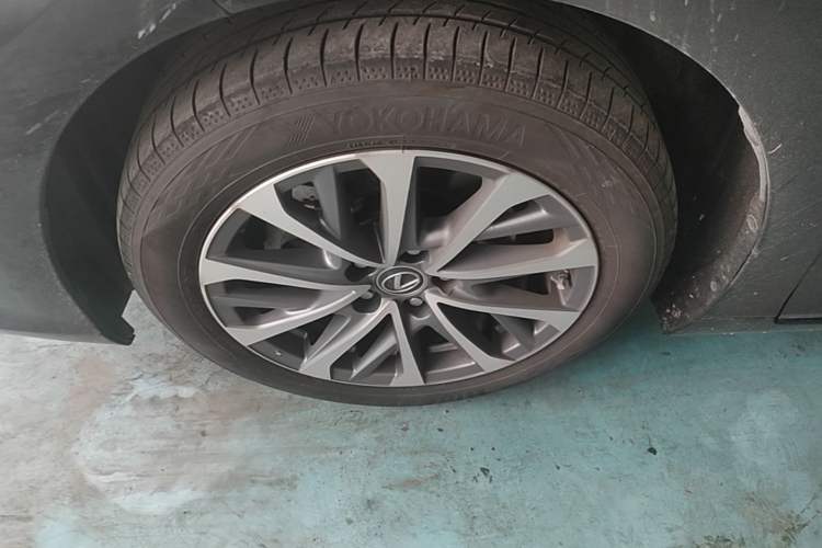 Used Lexus ES 2022 200 Excellence Edition Left Front Wheel Hub