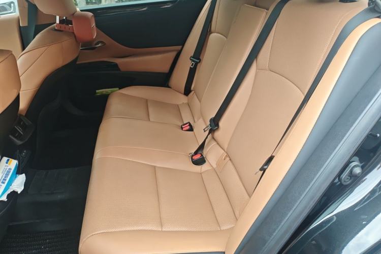 Used Lexus ES 2022 200 Excellence Edition Left Rear Seat