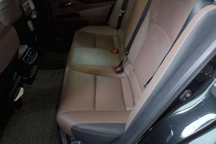 Used Lexus ES 2022 200 Excellence Edition Left Rear Seat