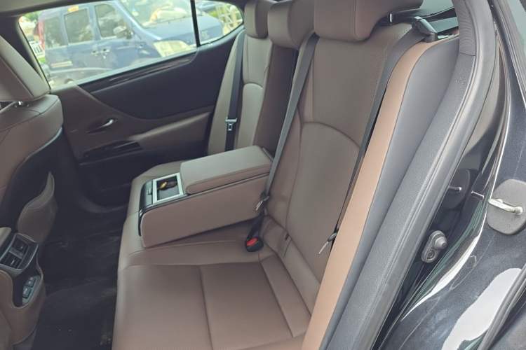Used Lexus ES 2022 200 Excellence Edition Left Rear Seat