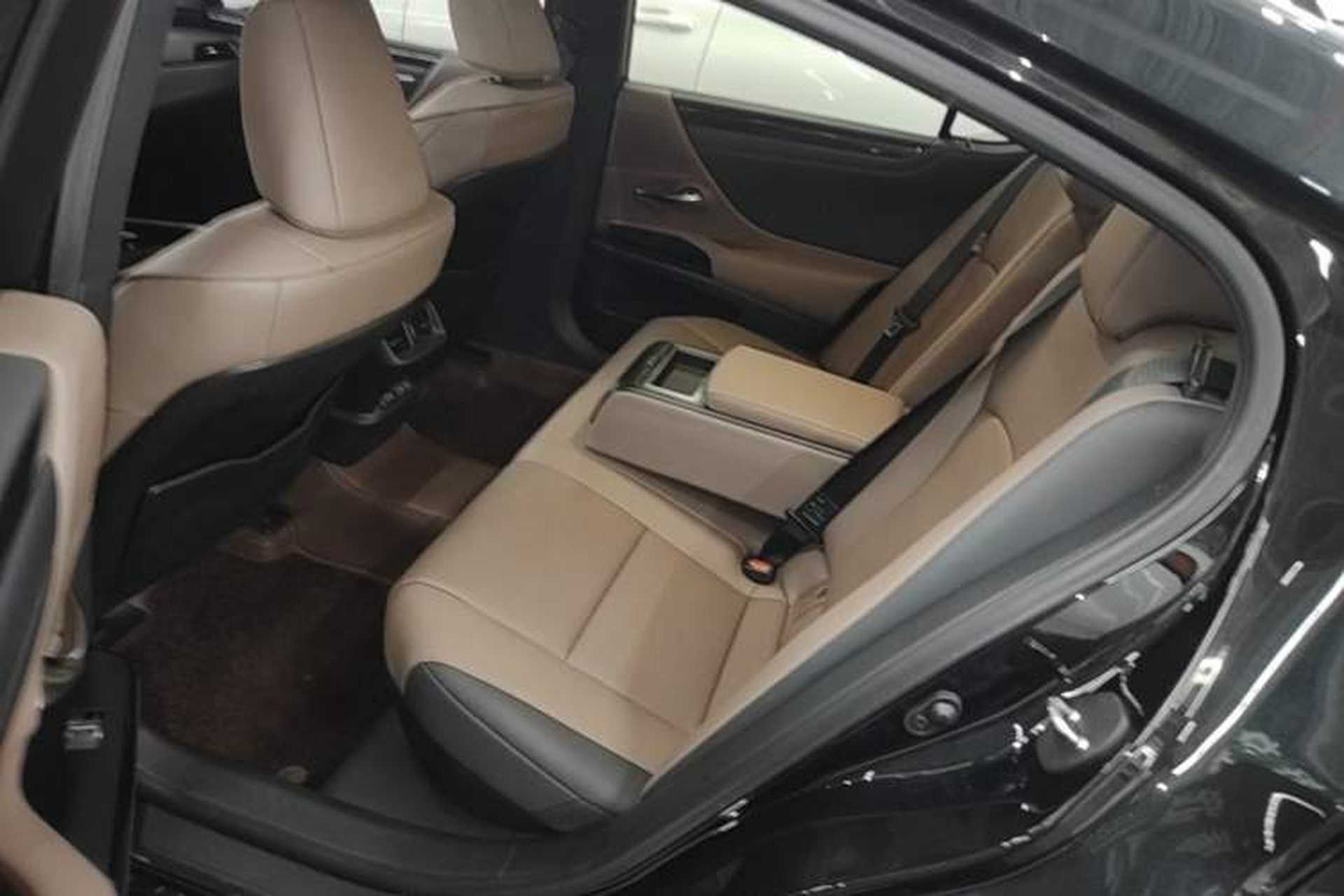 Used Lexus ES 2022 300h Excellence Edition Left Rear Seat