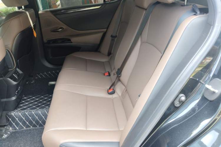 Used Lexus ES 2022 200 Excellence Edition Left Rear Seat
