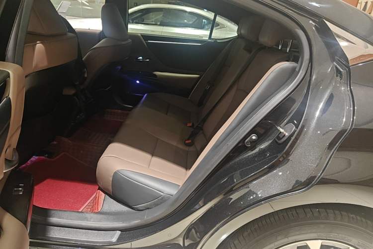 Used Lexus ES 2022 200 Excellence Edition Left Rear Seat