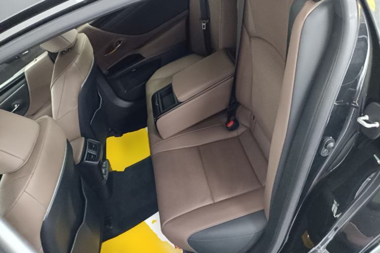 Used Lexus ES 2022 200 Excellence Edition Left Rear Seat