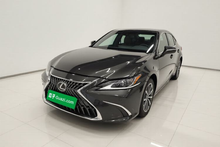Lexus ES 2022 300h Excellence Edition