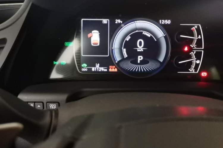 Used Lexus ES 2022 300h Excellence Edition Odometer Close Up