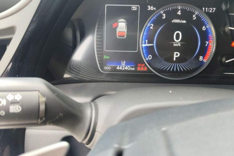 Used Lexus ES 2022 200 Excellence Edition Odometer Close Up