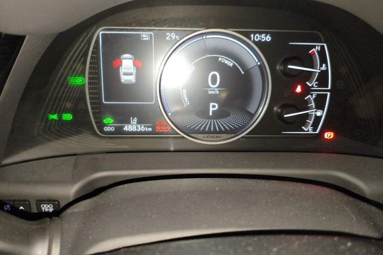 Used Lexus ES 2022 300h Excellence Edition Odometer Close Up