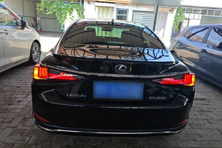 Used Lexus ES 2022 200 Excellence Edition Rear