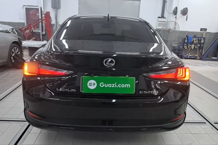 Used Lexus ES 2022 200 Excellence Edition Rear