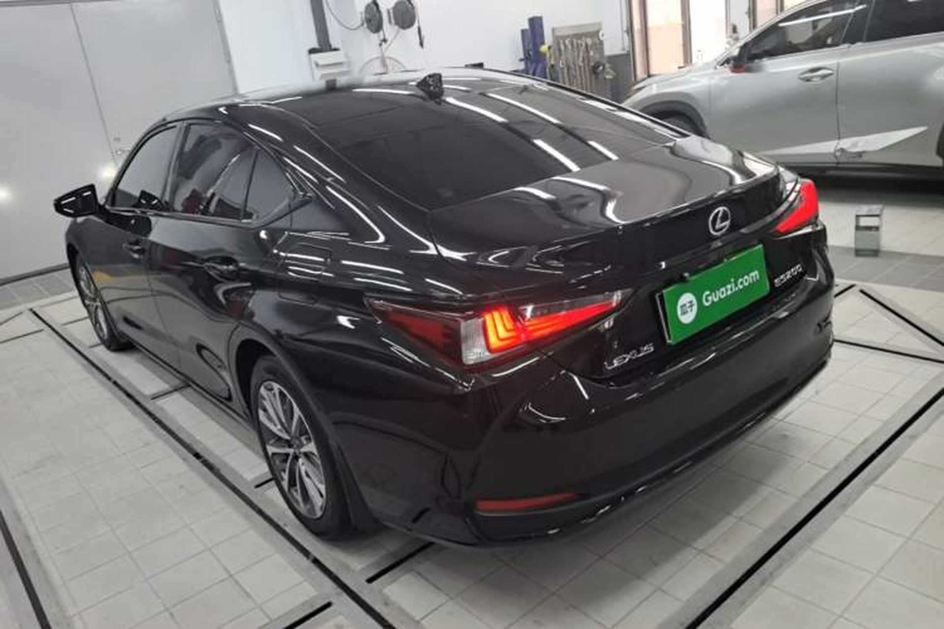 Used Lexus ES 2022 200 Excellence Edition Rear Left 45 Deg