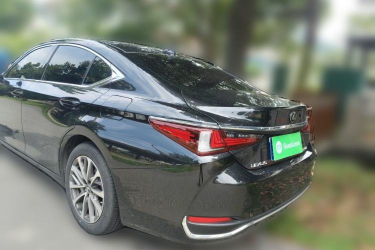 Used Lexus ES 2022 200 Excellence Edition Rear Left 45 Deg
