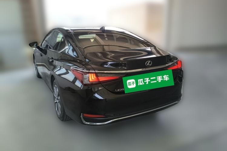 Used Lexus ES 2022 200 Luxury Edition Rear Left 45 Deg