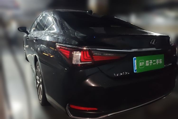 Used Lexus ES 2022 200 Excellence Edition Rear Left 45 Deg
