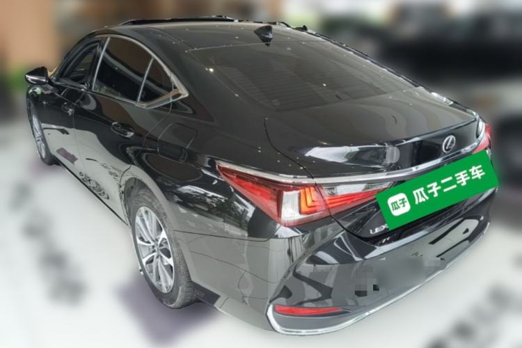 Used Lexus ES 2022 200 Luxury Edition Rear Left 45 Deg