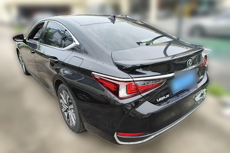 Used Lexus ES 2022 300h Excellence Edition Rear Left 45 Deg